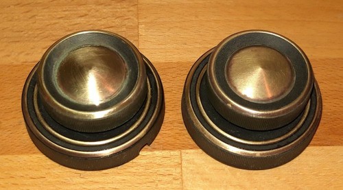 Paar drehknöpfe aus - 1,