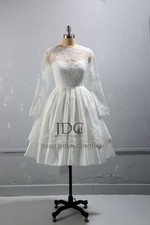 Knielanges Spitze Brautkleid