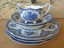 Johnson Bros , Old Britain Castles, 4 flache Teller, 2 Salatteller,  1 Kännchen 
