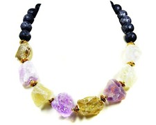 Edelstein-Halskette aus