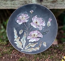 ***VINTAGE WANDTELLER*KERAMIK*RUSCHA* HANDARBEIT*BLUMEN*METALLIC*MID CENTURY***