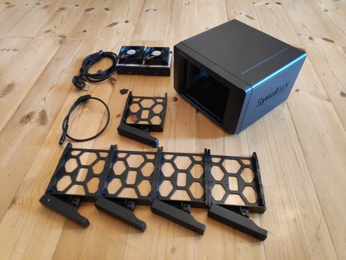 Synology dx513 5 bay - |, 5-bay
