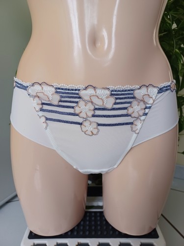 Antinea lise charmel - lise, string