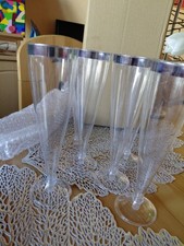 35 unbenutzte Sektgläser aus Kunststoff  + 15 Sektgläser mit Mängel/ benutzt