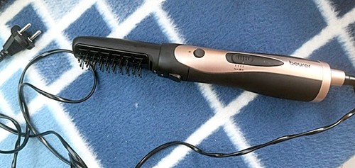 Haarfön mit halbrundbürste - mit,