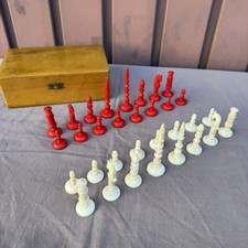 Schachfiguren Bein Weiß Rot