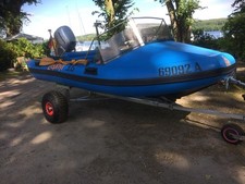 schlauchboot mit motor