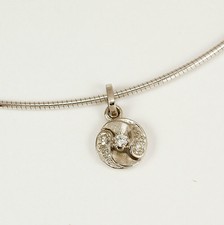 Klassischer kleiner Anhänger