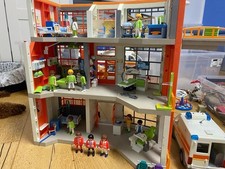 Playmobil Krankenhaus 6657, 6443, 6445 plus vieles zusätzlich Neupreis ca. 400€