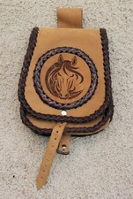 Tarisznya, Ledertasche für