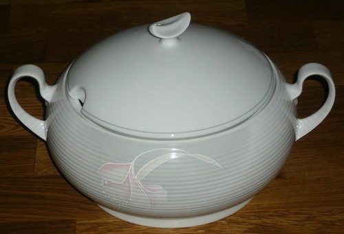 Suppenterrine mit deckel 8 - , 1,8