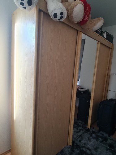 Kleiderschrank