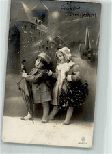 39908134 - Kinder Regenschirm Muetze Gamaschen Mantel Neujahr 1913
