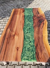 Smaragdgrüner Epoxidtisch -