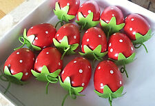 12 x Erdbeere Holzfrüchte