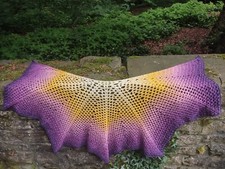 Großes Zackentuch, Sterntuch, Schultertuch - gehäkelt - Einzelstück Farbverlauf
