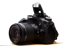 Canon EOS 70D 20,2 MP FULL HD DSLR mit Canon EF-S 18-55mm IS STM Objektiv + Zub.
