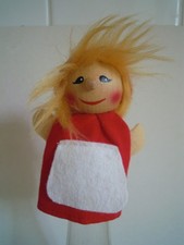 KERSA? Haba? Finger Puppe GRETEL mit Schürze  Holz Kopf, Stoffkörper rot