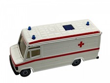 Modell Krankenwagen Mercedes-Benz 809D 12 cm. Zustand siehe Fotos  