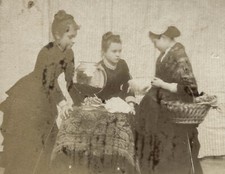 Kuriose Szene Drei Junge