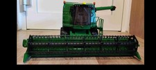 BRUDER Mähdrescher John Deere T670i grün