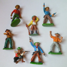 7 sehr alte Spielfiguren