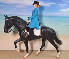 Gangpferde Reiterin Puppe für Traditional Breyer Stone Resin Modellpferde TWH