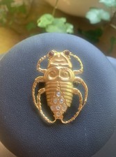 Feine Skarabäus Brosche,  Amer. Double,  mit schönen Schmuck-Straßsteinchen 350