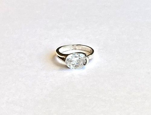 Ring mit ovalem zirkonia - ring,