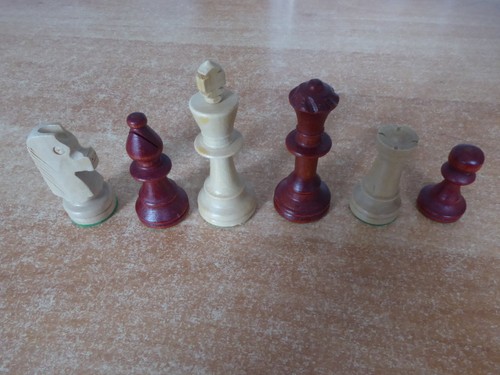 Schachfiguren staunton aus - schachfiguren,