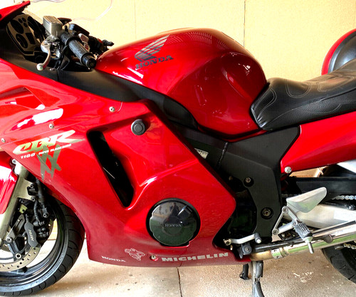 Honda cbr1100xx blackbird - honda,