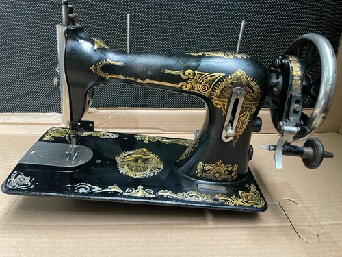 Alte nähmaschine antik alt - nähmaschine,