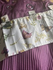 Gardinen- Komplett?- Fenster?verspielt- einzigartig?