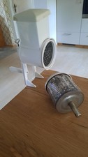 Alte Kartoffelreibe Nussreibe Reibemaschine mit 2 Trommeln Metall emailliert