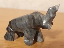 Elefantenfigur aus Mamor