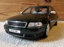 1:18 Audi S8 D2 in Racing