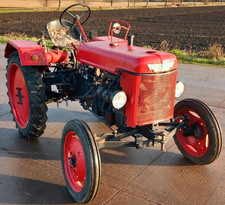 Kleiner IHC Farmall Traktor
