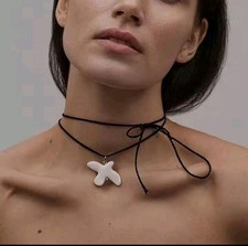 Weiße Friedenstaube Anhänger Halskette. Keramisch. 60 cm. Modern. Top