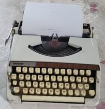 Brother Deluxe 900  mit Koffer Mechanische Schreibmaschine Optische Fehler