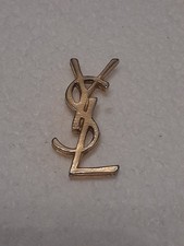 Alte kleine Pin's Yves Saint