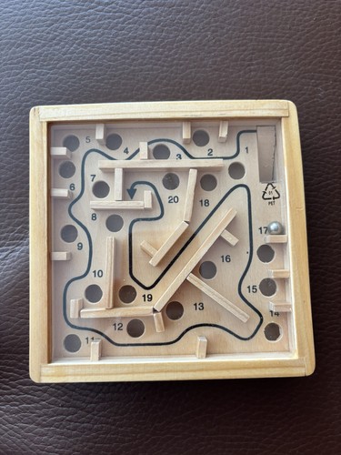 Kugellabyrinth aus holz - kugellabyrinth,