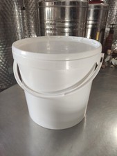 8 Eimer aus Kunststoff mit Deckel und Henkel 20L gebraucht