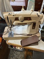 Singer 401 G13 Nähmaschine, Läuft, Bastler
