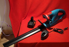 Bosch  Akku-Heckenschere  42,5 Schneidelänge  Ladegerät und Akku