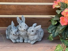 Frostfeste Steinfigur 3 Hasen