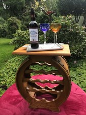 Weinregal mit Tisch Holz Faß Weinfass  Probierstube Bar vintage