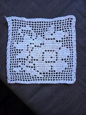 häkeldeckchen ca 21 x 21 cm