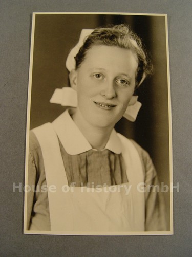 107954 portrait rot - rot, kreuz