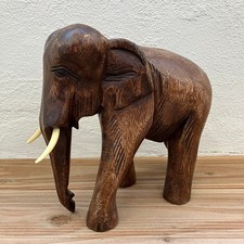 Elefant laufend aus Holz -