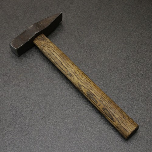 Alter hammer mit - mit, holzgriff